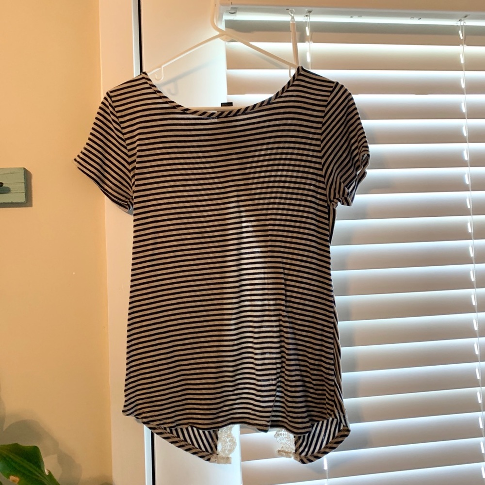 DAYTRIP OPEN BACK TEE ♥️